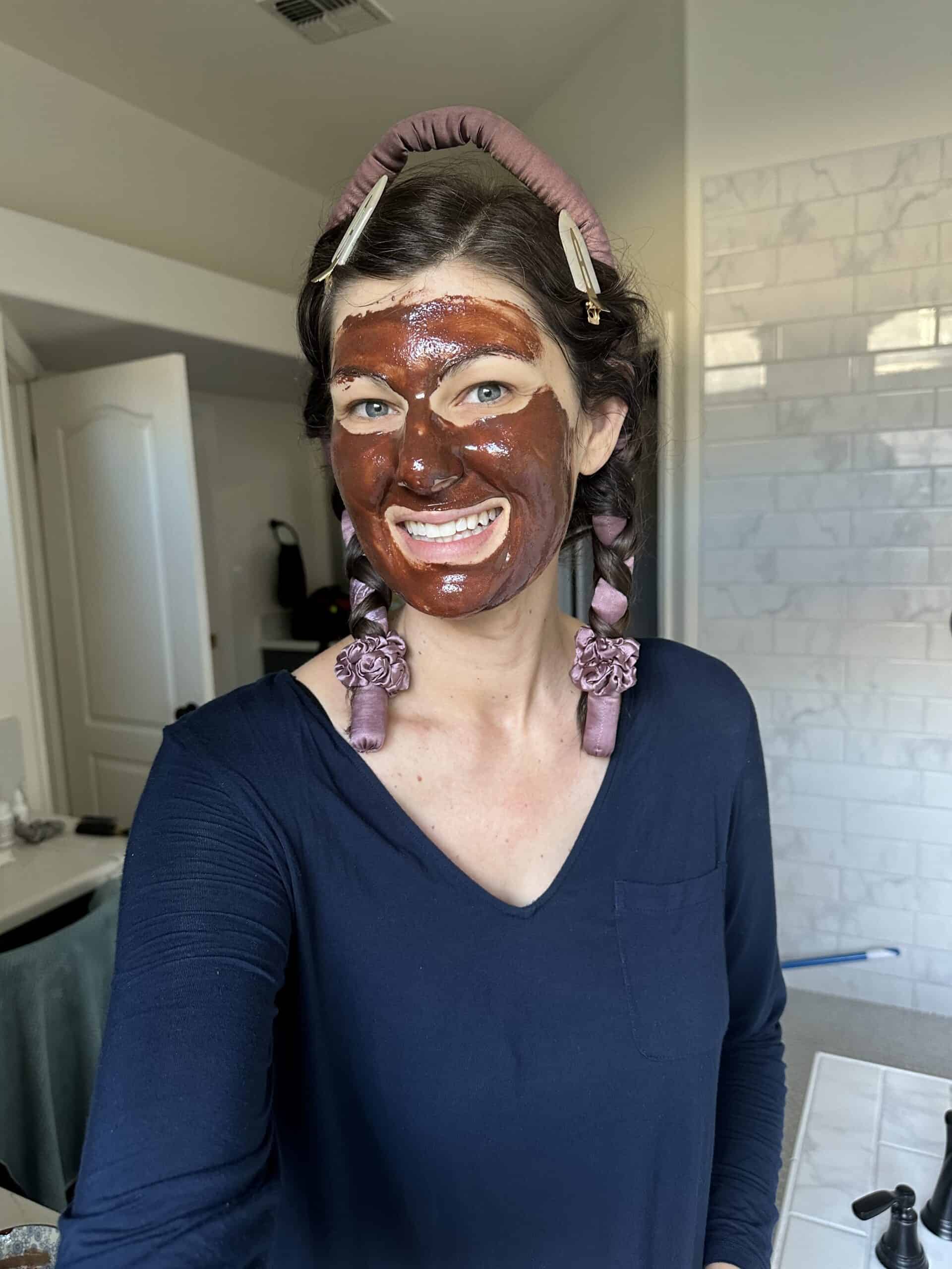 aimee guess wearing chocolate face mask on homemaker on a budget