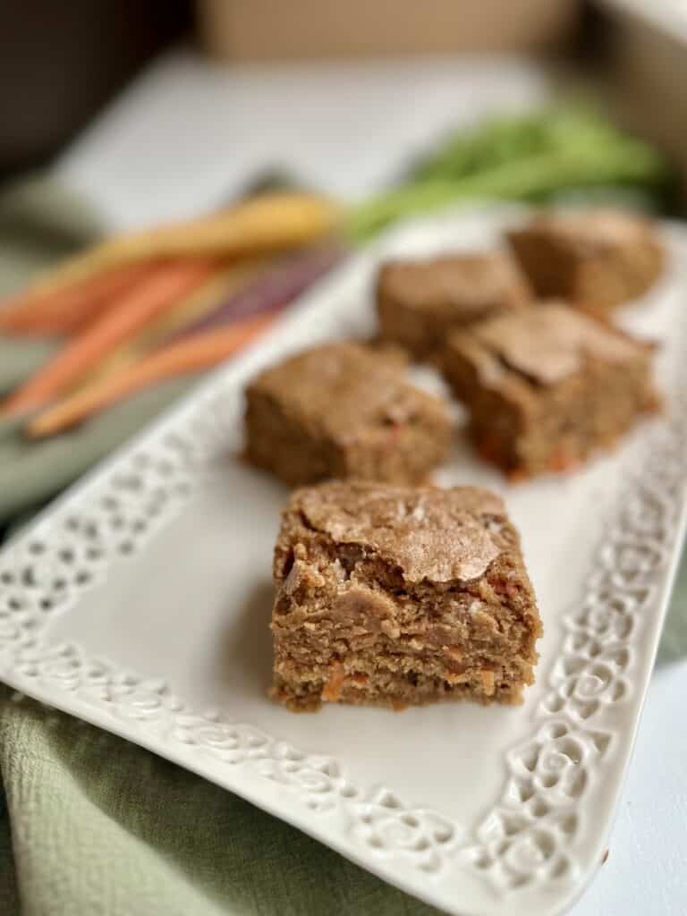 Aimee from Homemaker on a Budget shares her, springy, delicious and gluten-free carrot cake bars recipe.