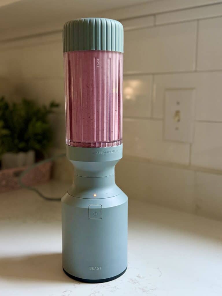 Aimee from Homemaker on a Budget uses this high powered and compact blender to prepare her anti-inflammatory blueberry strawberry smoothie.
