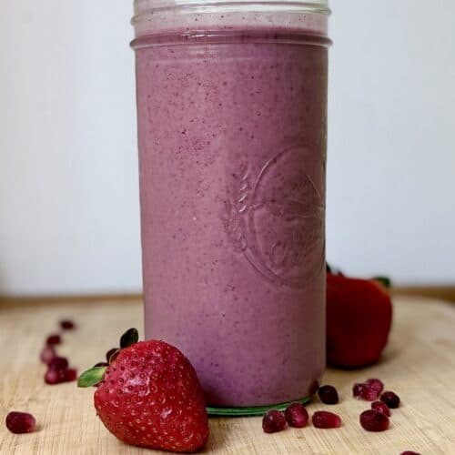 Aimee from Homemaker on a Budget shares an anti-inflammatory blueberry strawberry smoothie recipe.