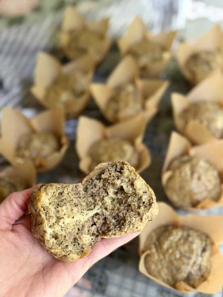 Aimee from Homemaker shares her delicious recipe for 5-ingredient meat and cheese muffins from pancake mix. 