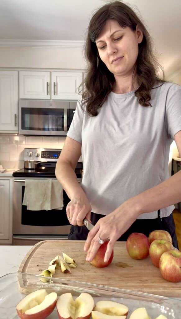 Aimee from Homemaker on a Budget prepares apples to make a healthy gluten-free apple dessert. 