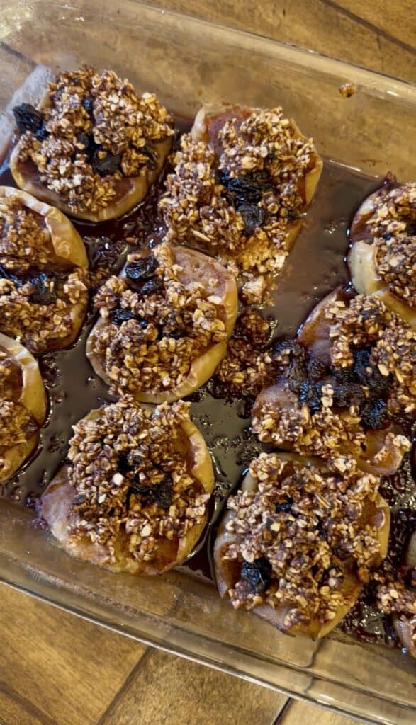A healthy, gluten-free apple dessert perfect for Fall, is a signature classic with Aimee from Homemaker on a Budget. 