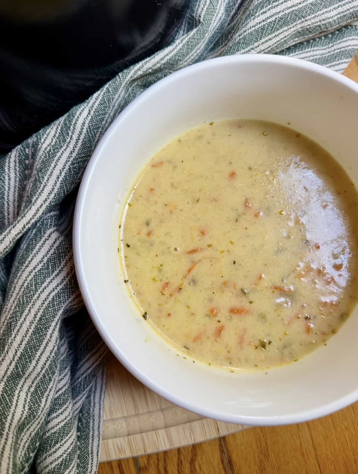 Just in time for Fall, Aimee from Homemaker on a Budget, creates a delicious and satisfying bowl of warm hamburger soup.