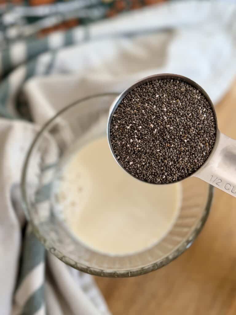 Aimee from Homemaker on a Budget shares her recipe for a delicious and creamy pumpkin chia seed pudding. 