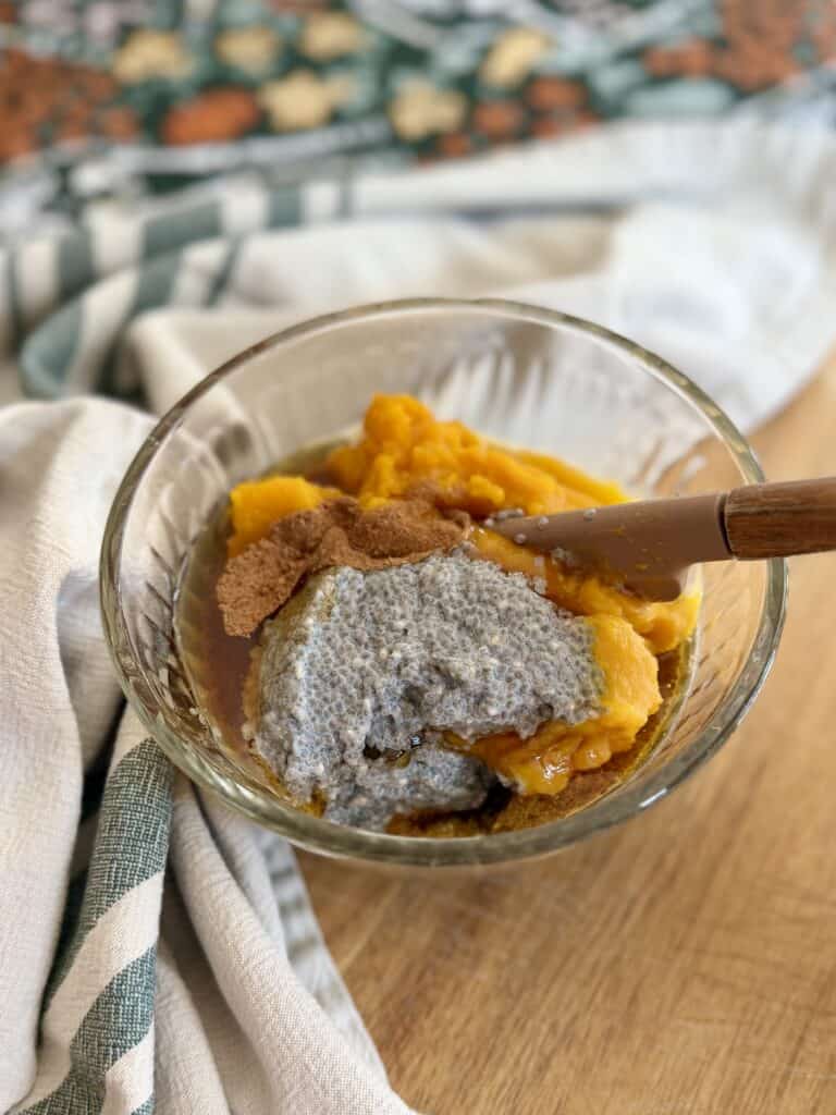 Using spices, honey, pumpkin, chia seeds and milk, Aimee from Homemaker on a Budget creates a delicious and healthy fall dessert: pumpkin chia seed pudding. 