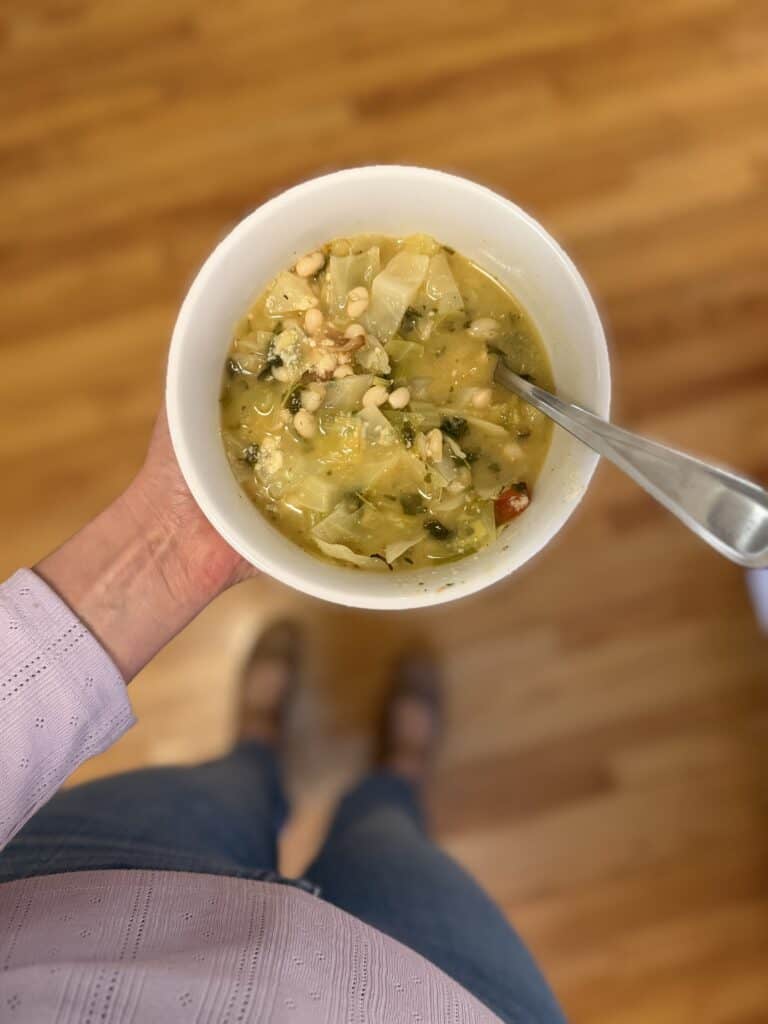 bowl of white bean and cabbage soup of R3